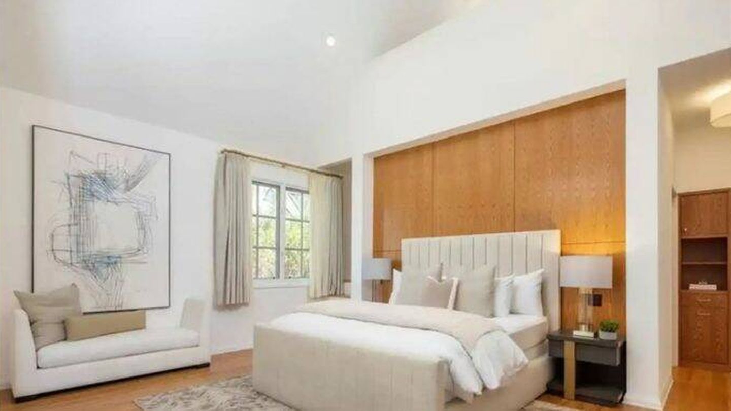 Una de las habitaciones de la mansión que Leonardo DiCaprio vende en Los Ángeles. (Realtor)