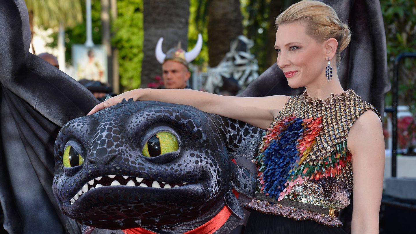 El vestido simulaba las escamas del dragón de la película. (Getty)