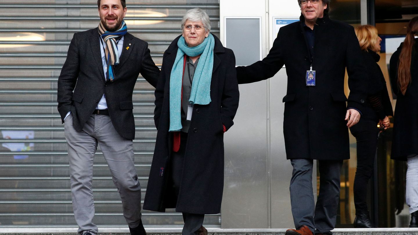 De izquierda a derecha, Toni Comín, Clara Ponsatí y Carles Puigdemont. (Reuters)
