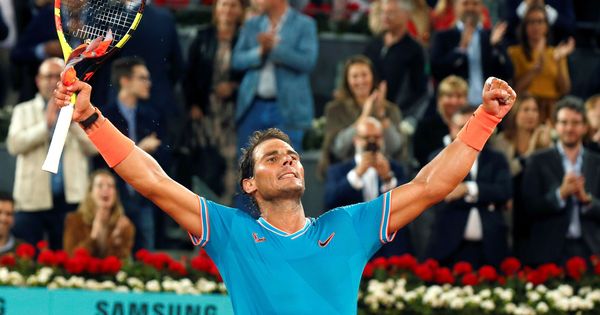 Foto: Rafa Nadal celebra su victoria en la Manolo Santana del Mutua Madrid Open. (EFE)