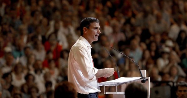 Foto: Pedro Sánchez, nuevo secretario general del PSOE, durante el acto de clausura del congreso federal del partido. (EFE)