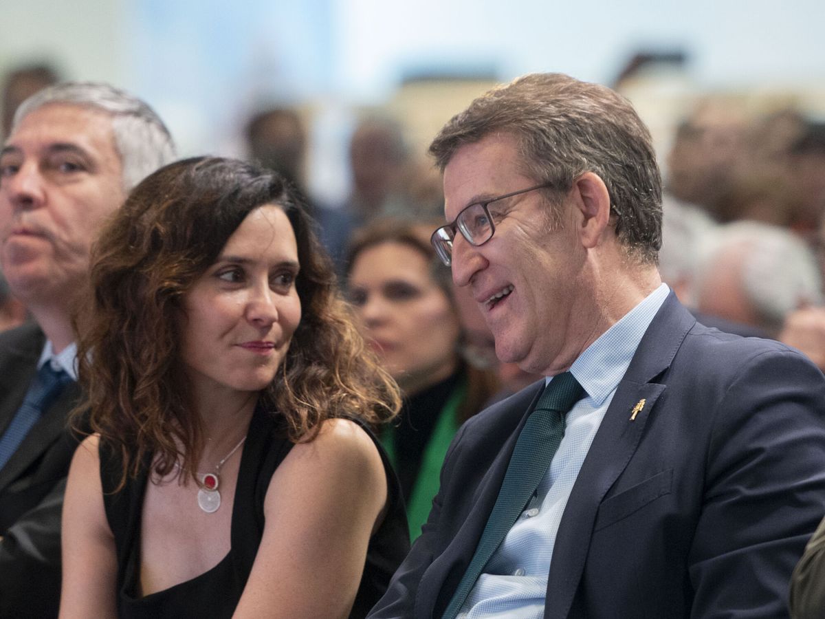 Foto: La presidenta de la Comunidad de Madrid, Isabel Díaz Ayuso (i), junto al líder del PP, Alberto Núñez Feijóo. (Alberto Ortega/Europa Press)