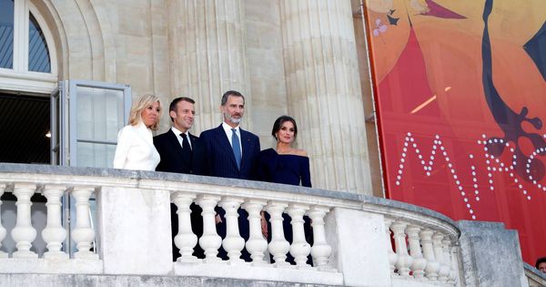 Foto:  Los Reyes y los Macron en París. (EFE)