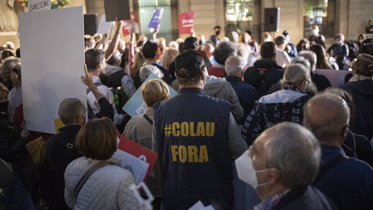 Plataformas vecinales de Barcelona convocan una manifestación contra la gestión de Colau