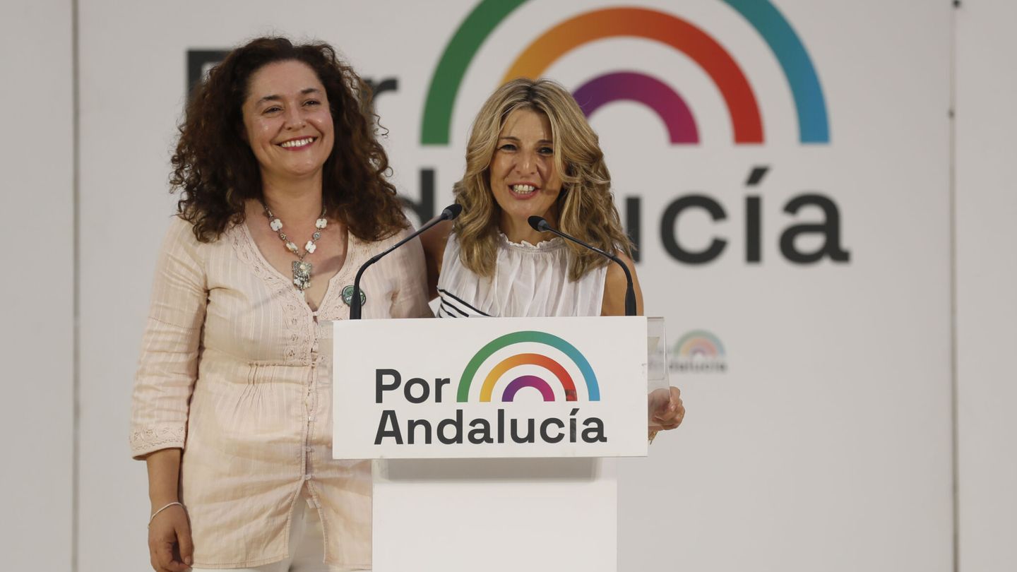 Inma Nieto y Yolanda Díaz en el mitin de Dos Hermanas. (EFE/José Manuel Vidal)