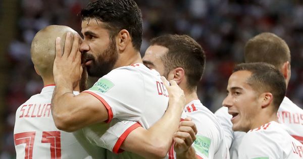 Foto: Los jugadores de la Selección celebran el gol de Diego Costa ante Irán. (Reuters)