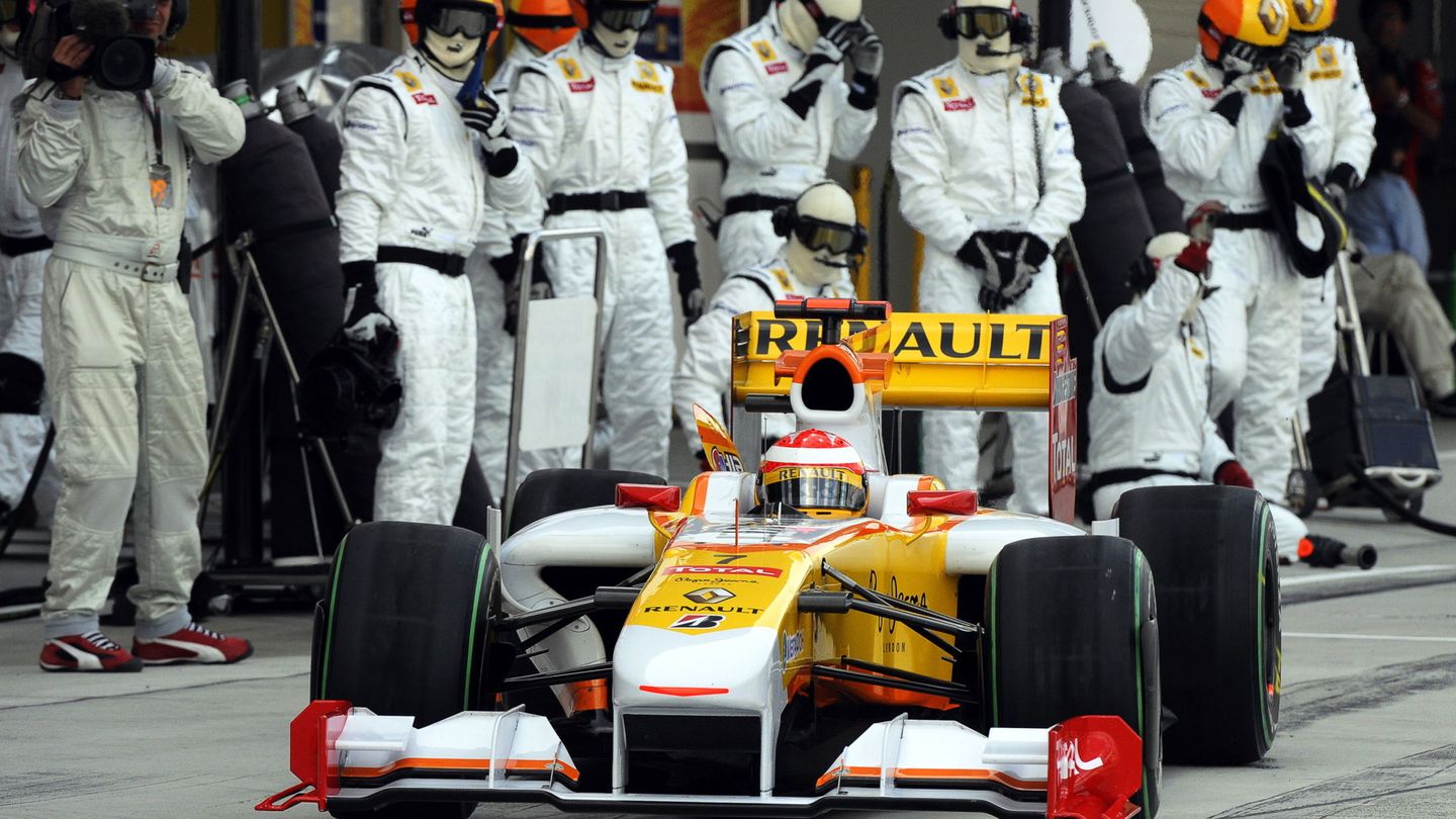 La última vez que Alonso piloto un monoplaza de Renault fue en 2009 (EFE)