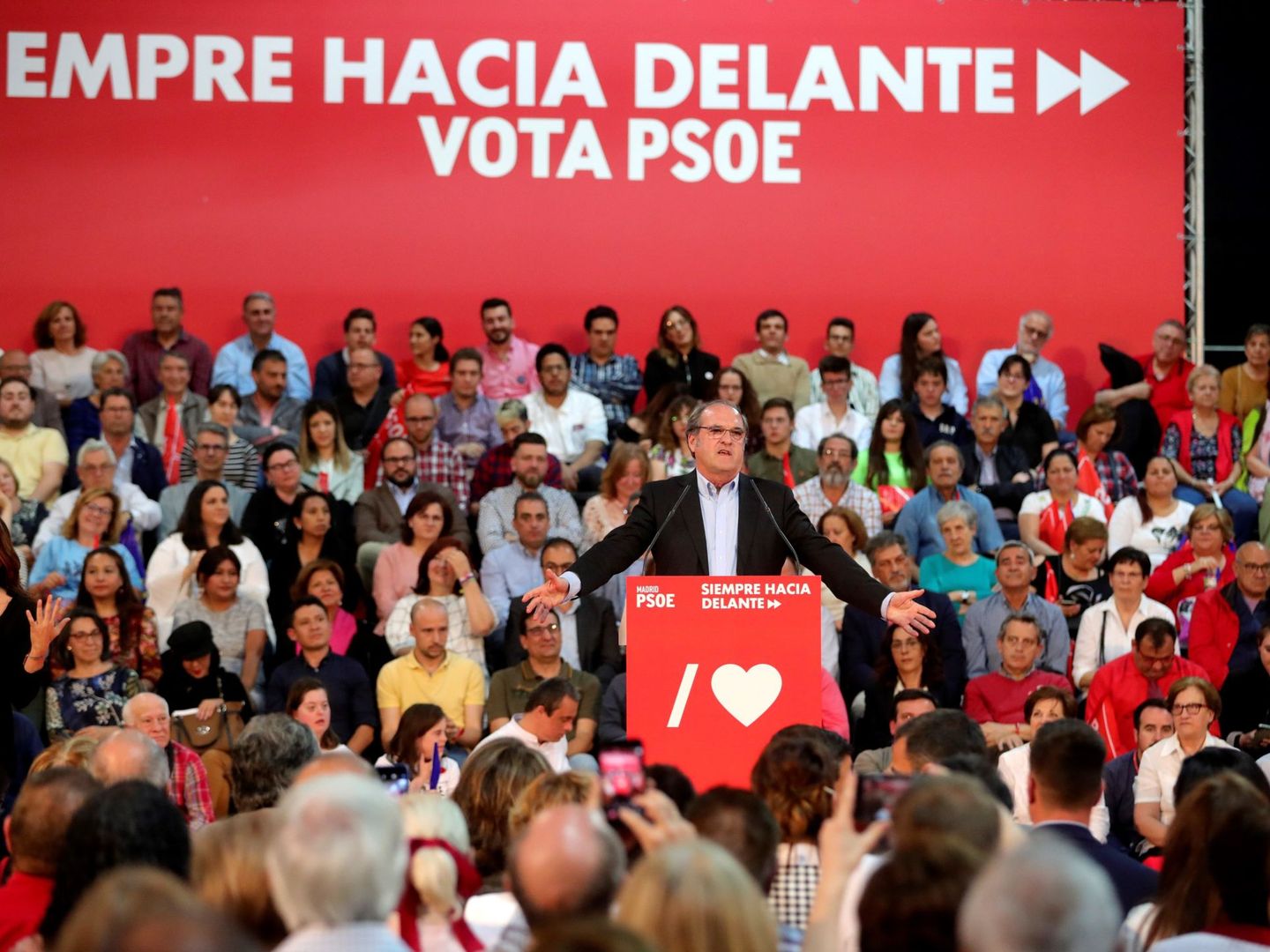 El candidato del PSOE a la Comunidad de Madrid, Ángel Gabilondo, durante el acto electoral. (EFE)