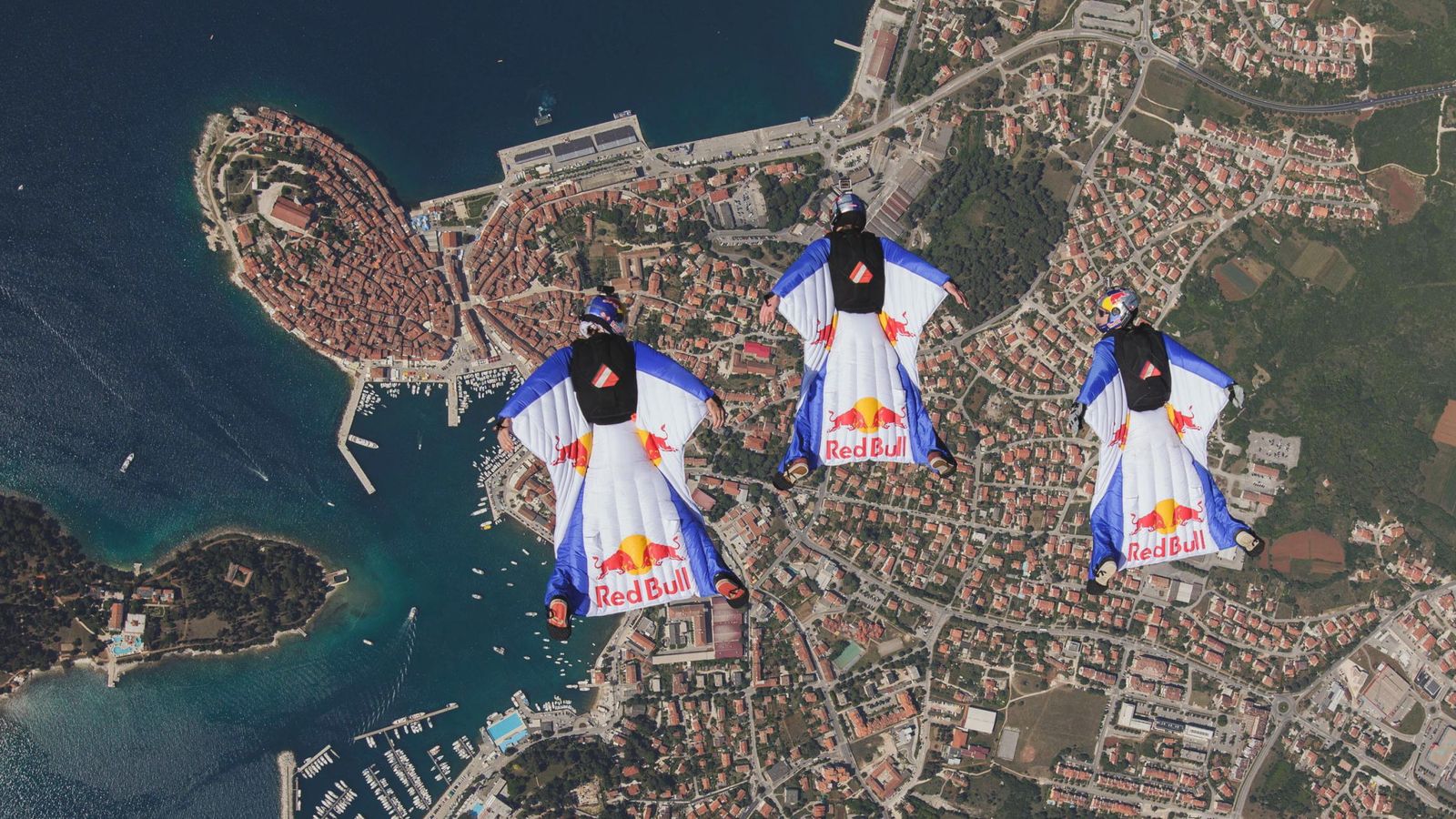 Foto: El wingsuit, una practica cada vez más de moda en todo el mundo (EFE)