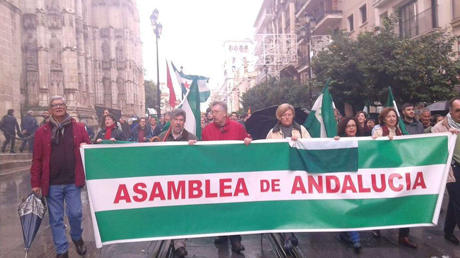 Foto: Manifestación encabezada por Isidoro Moreno (segundo por la izquierda), ex secretario general del Partido de los Trabajadores de Andalucía.