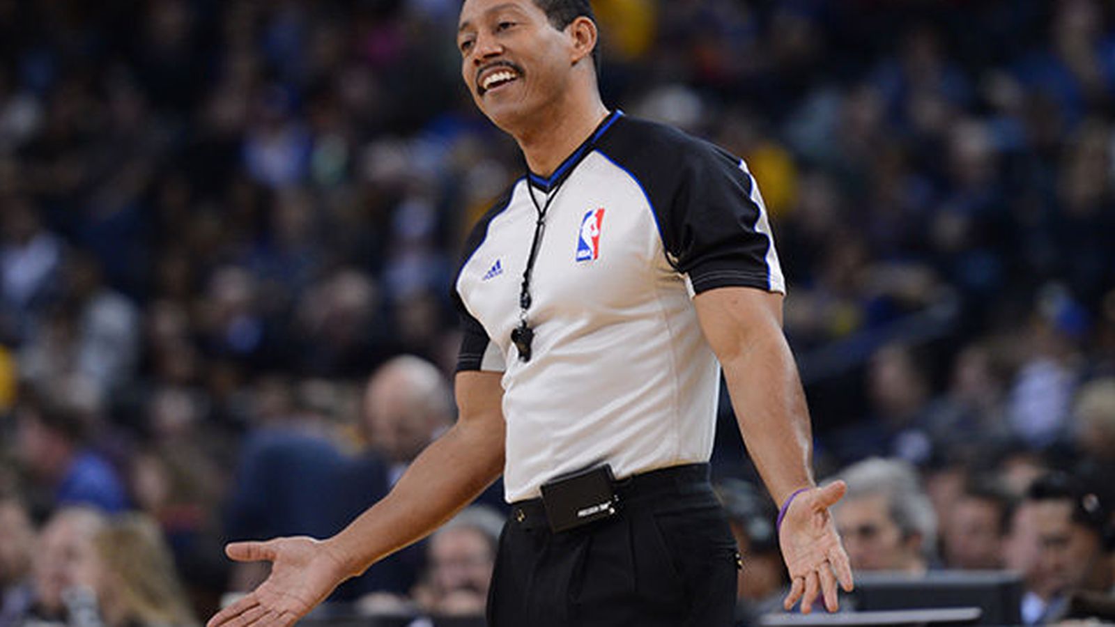 Foto: Bill Kennedy sonríe durante un partido de la NBA (Reuters).