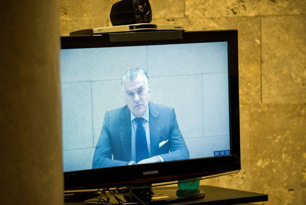 El extesorero del PP ha declarado como demandado por videoconferencia desde la cárcel