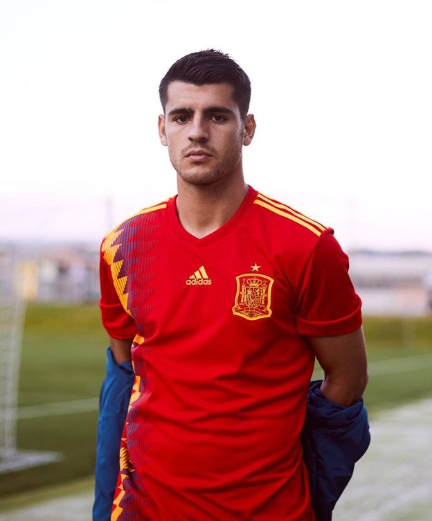 Ir al circuito Inspector Pobreza extrema La nueva camiseta republicana con la que España jugará el Mundial de Rusia  2018
