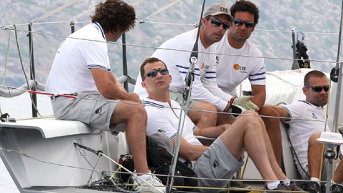 Presionan al Rey para que el príncipe Felipe navegue en Mallorca