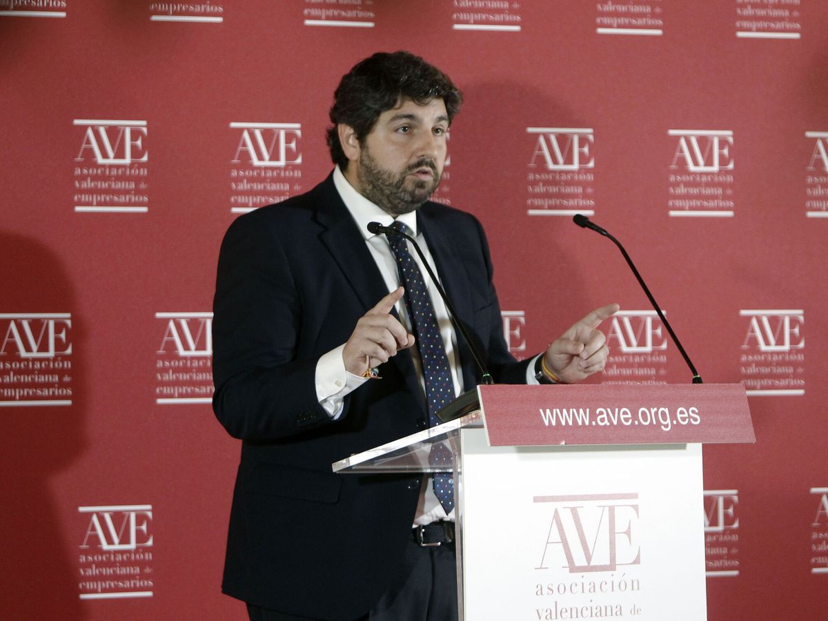 Foto: El presidente de la Región de Murcia, el popular Fernando López Miras, durante el encuentro. (EFE/Morell)
