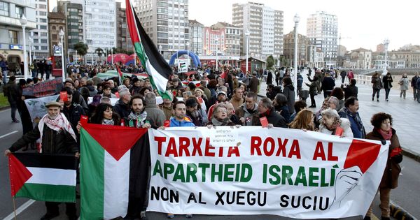 Foto: La cabeza de la manifestación contra el Apartheid israelí. (EFE)