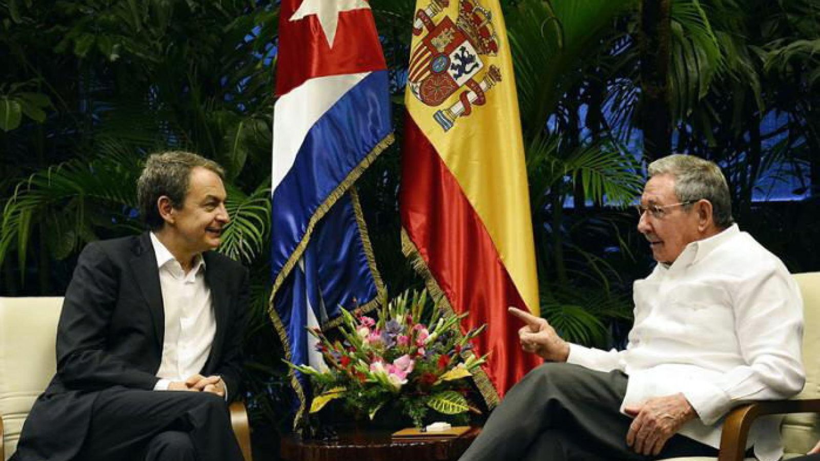 Foto: José Luis Rodríguez Zapatero se reúne con Raúl Castro en La Habana. (EFE) 
