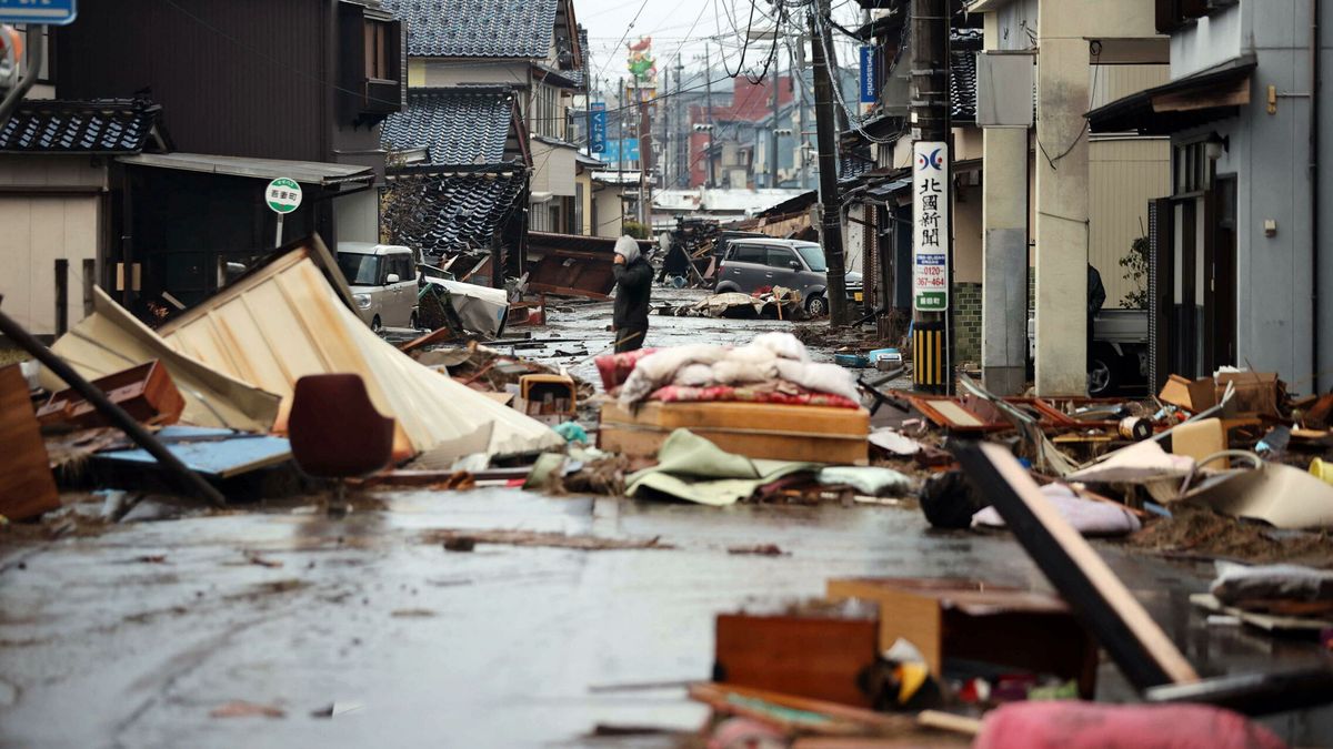  Aumentan a 126 los fallecidos por el terremoto de magnitud 7,6 en el oeste de Japón