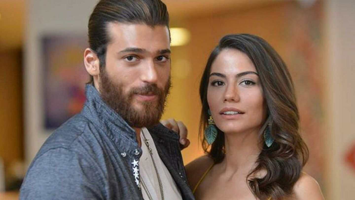  Can Yaman y Demet Özdemir, protagonistas de 'Pájaro soñador'. (Star TV)