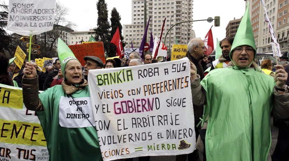 Manifestación de afectados por las preferentes de bankia (efe)