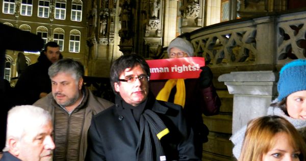 Foto: El expresidente catalán Carles Puigdemont durante una concentración en Lovaina. (EFE)