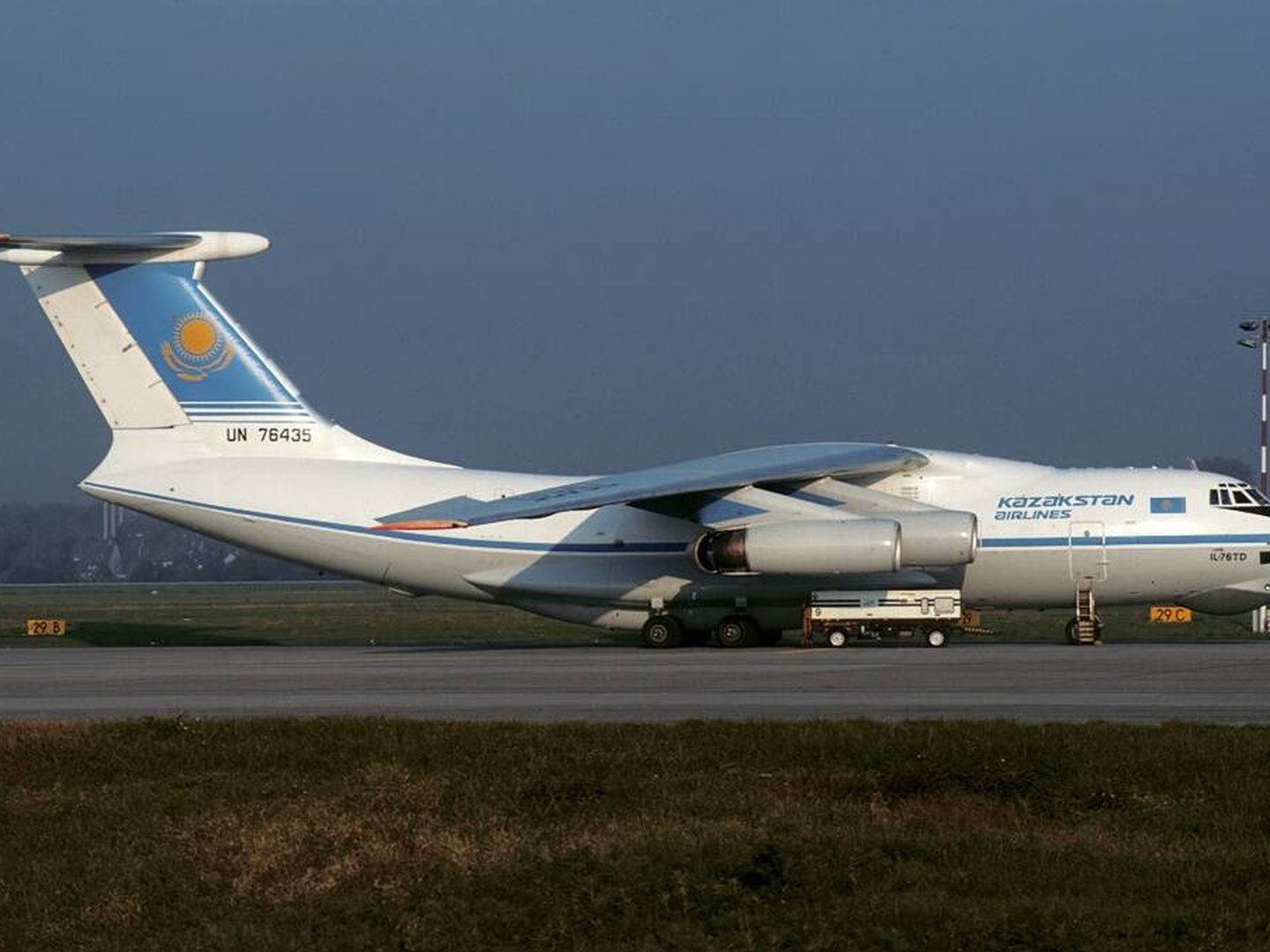 El Il-76 de Kazakhstan Airlines involucrado en el choque (Felix Goetting/GFDL 1.2 Licence)