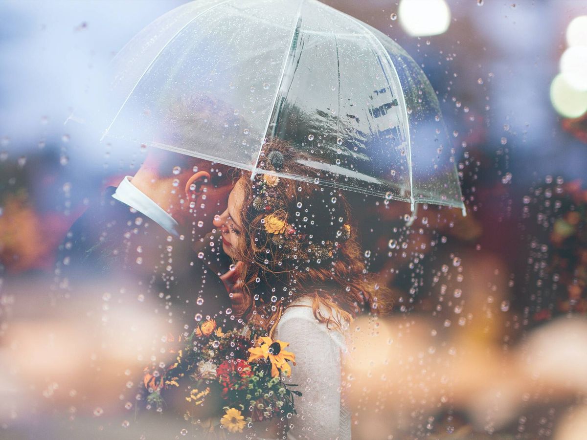 Foto: Soluciones para una boda cuando llueve. (Unsplash/Joel Overbeck)