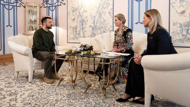 La duquesa junto al presidenta ucraniano, Volodymyr Zelenskiy, y la primera dama, Olena Zelenska (Reuters)