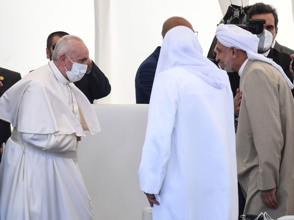 Foto: El Papa Francisco y el ayatolá Al Sistani. (Reuters)