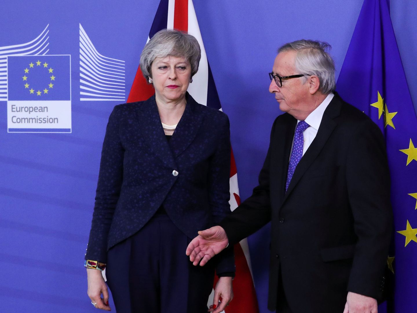 Última reunión entre Theresa May y Jean-Claude Juncker. (Reuters)