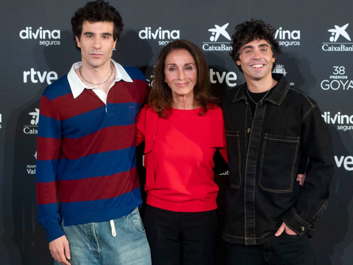 Foto: Ana Belén, Javier Calvo y Javier Ambrossi presentan los Premios Goya 2024. (Europa Press/Alberto Ortega)