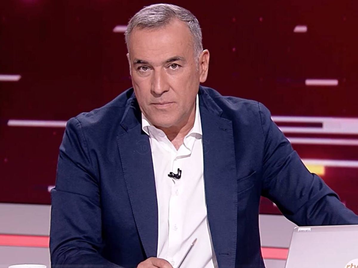 Foto: Xabier Fortes, de 'La Noche en 24 horas', será el moderador del debate. (RTVE)