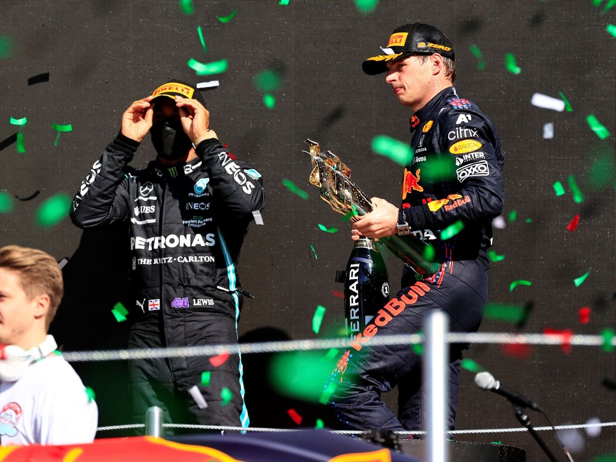 Foto: Verstappen y Hamilton en el podium de Mexico