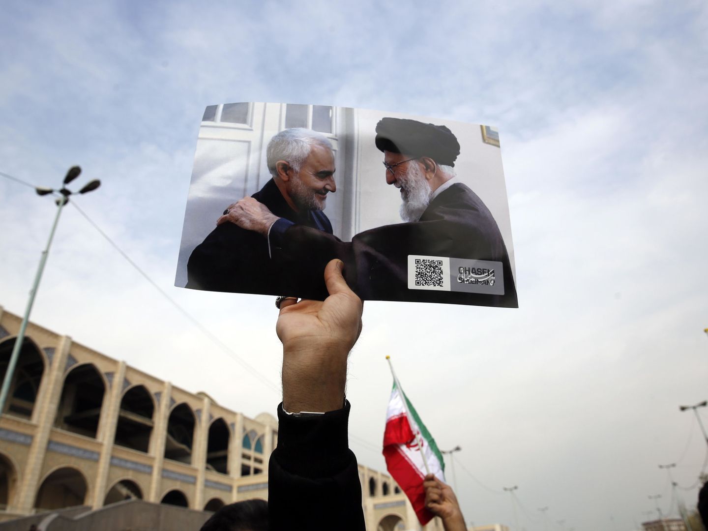 Qassem Soleimani y Ruhollah Jomeini. (Reuters)