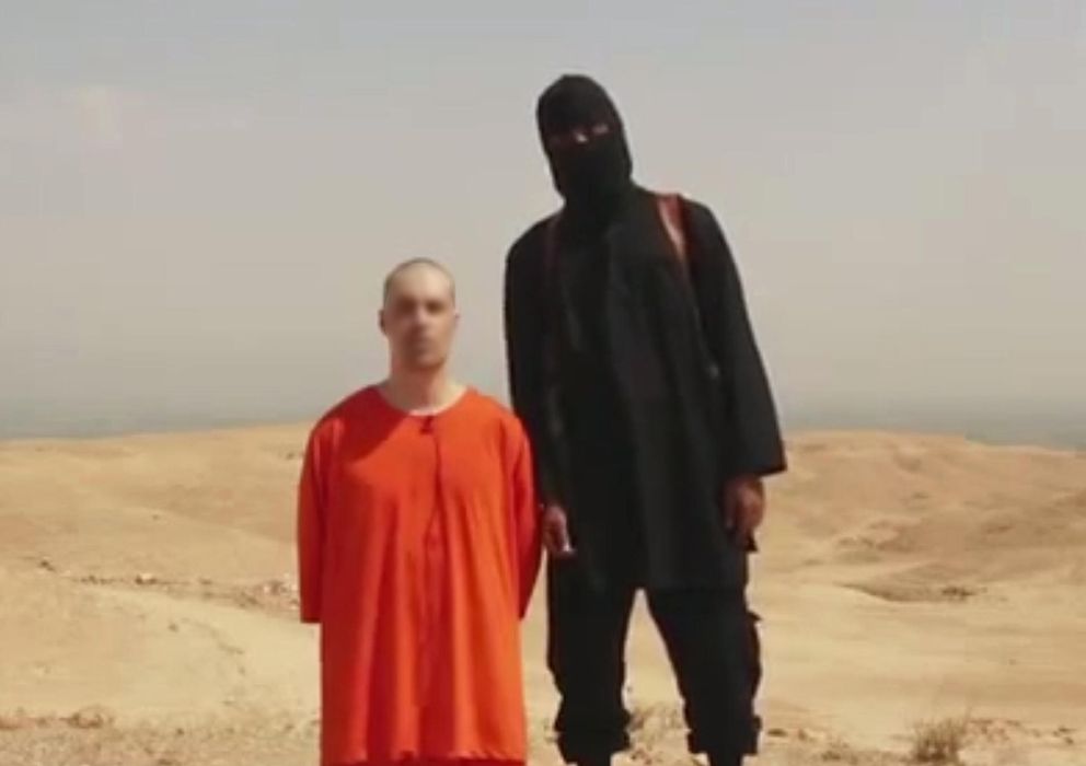 Foto: Fotograma del vídeo donde el terrorista ejecuta al periodista James Foley (AP)