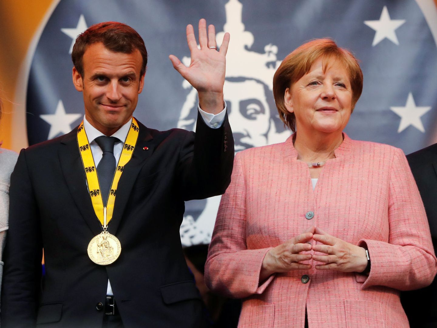 Macron sigue tratando de convencer a Merkel de reformar a fondo la UE (REUTERS)
