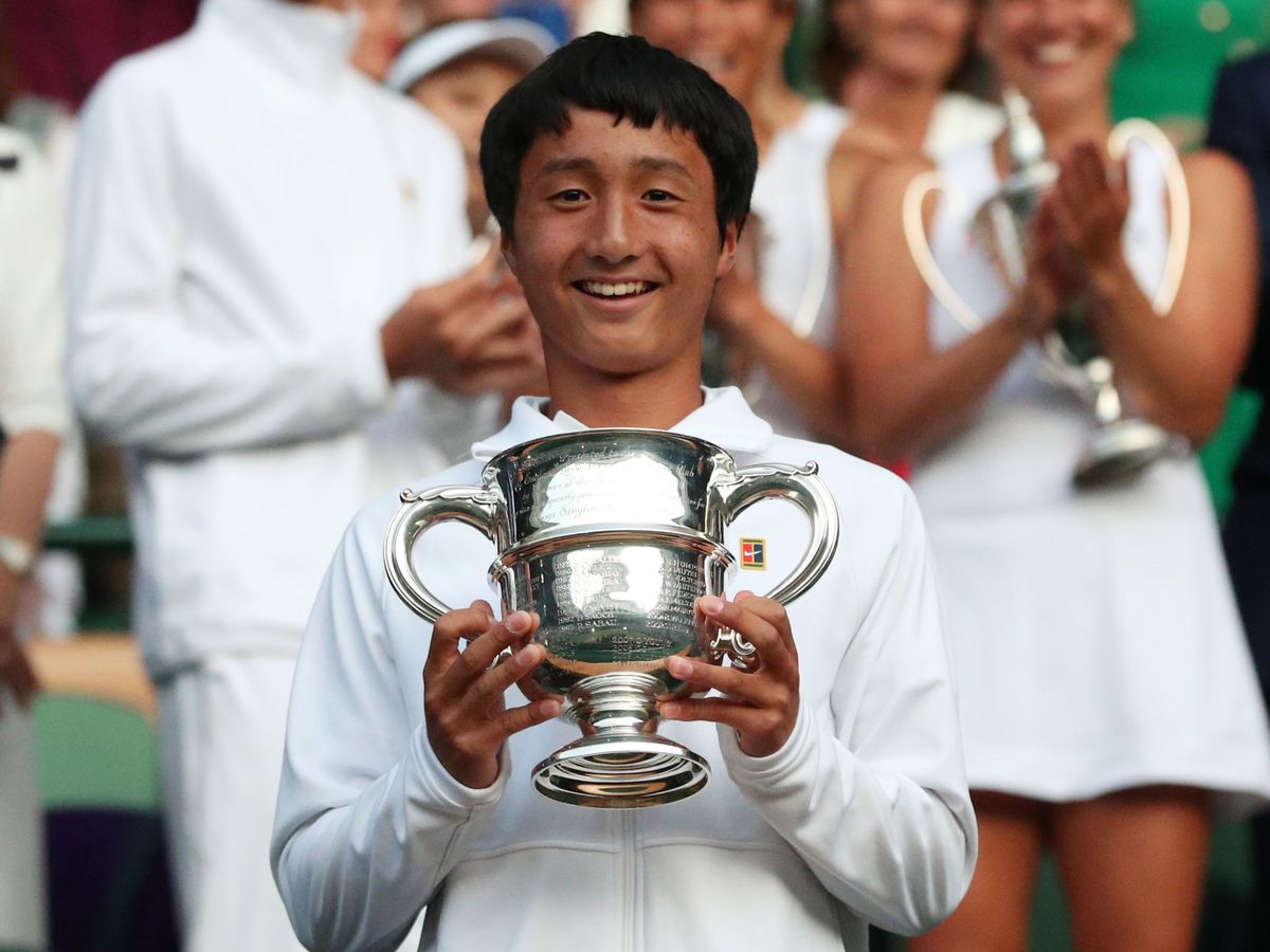 Foto: Shintaro Mochizuki, tras ganar Wimbledon júnior. (Reuters/Hannah McKay)