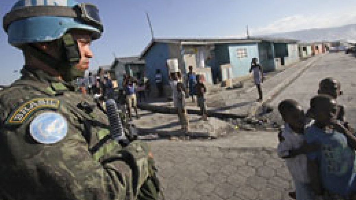 Detenidos diez estadounidenses que pretendían sacar ilegalmente de Haití a 33 menores