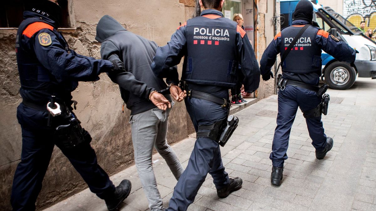 Cuatro detenidos en Cataluña por hacerse pasar por policías para robar en la AP-7