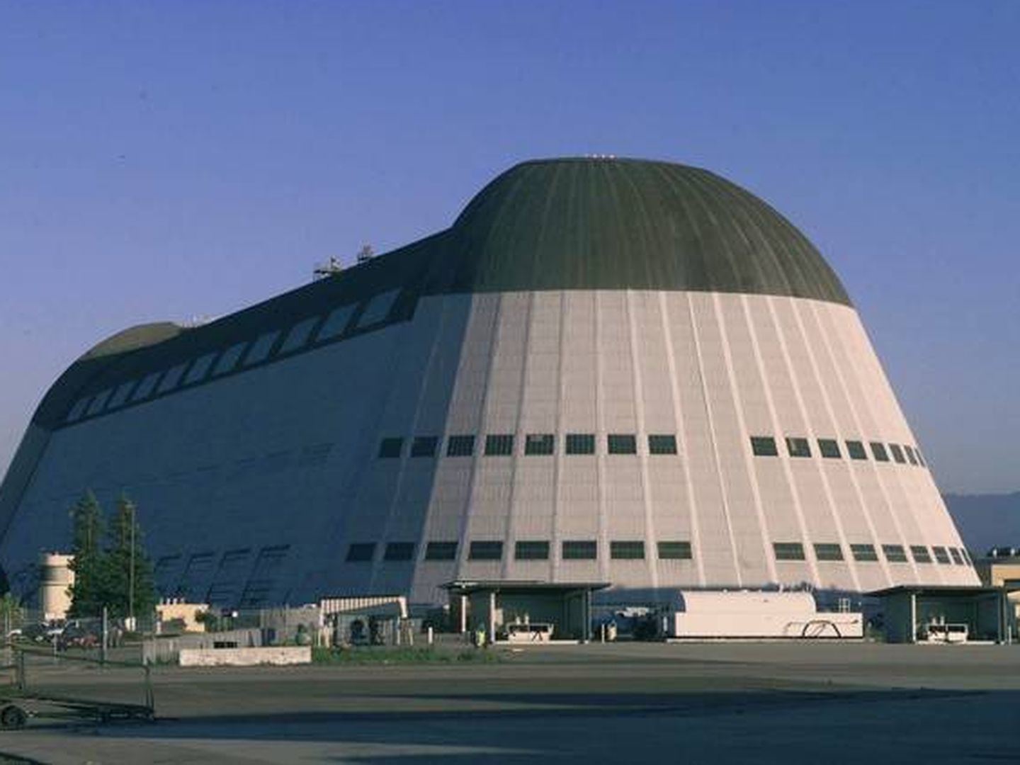 LTA está construyendo sus aeronaves secretas en el Hangar 2 del centro de investigación Ames de la NASA, en Moffett Federal Airfield, Silicon Valley, California.