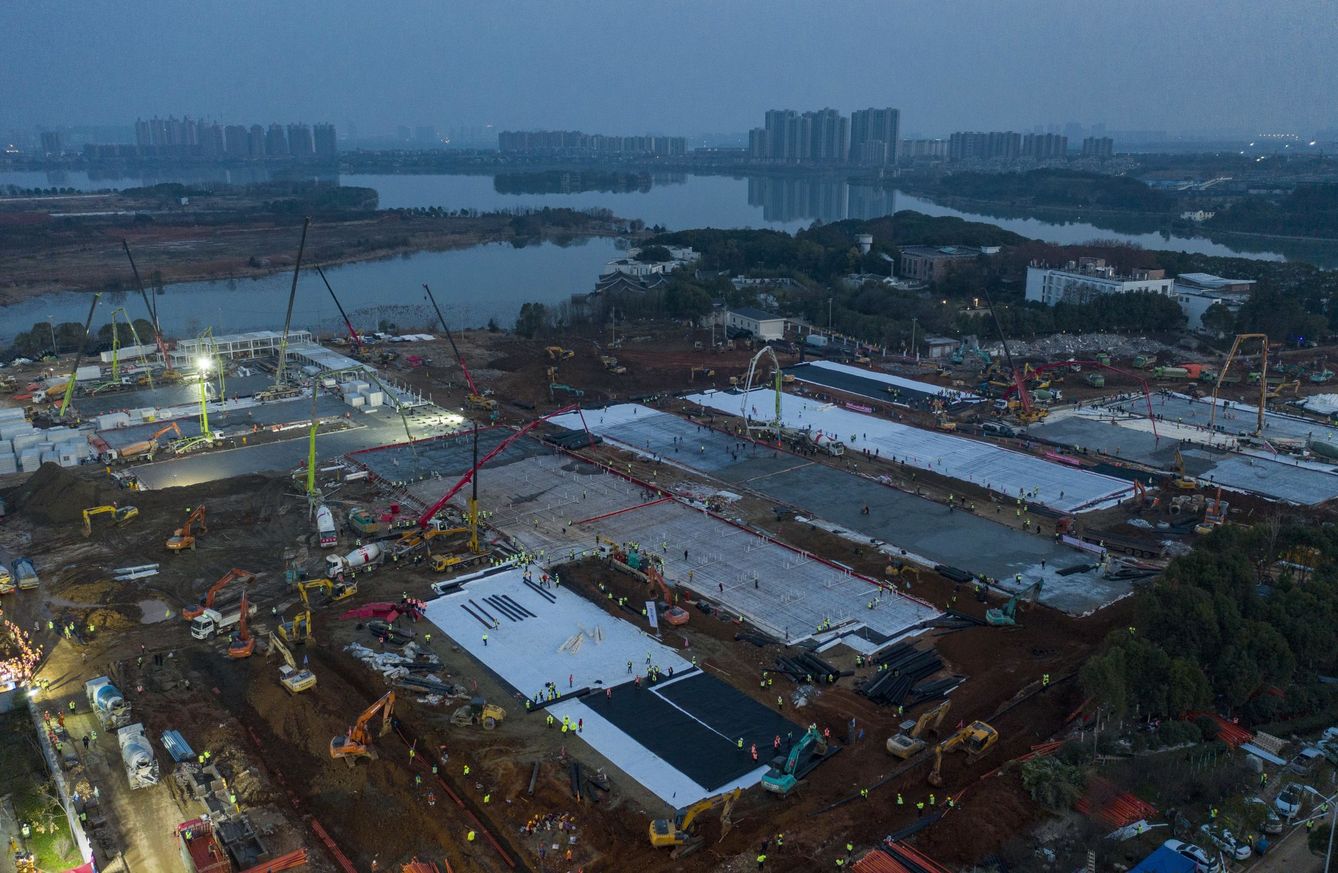 Construcción del nuevo hospital en Wuhan. (Reuters)