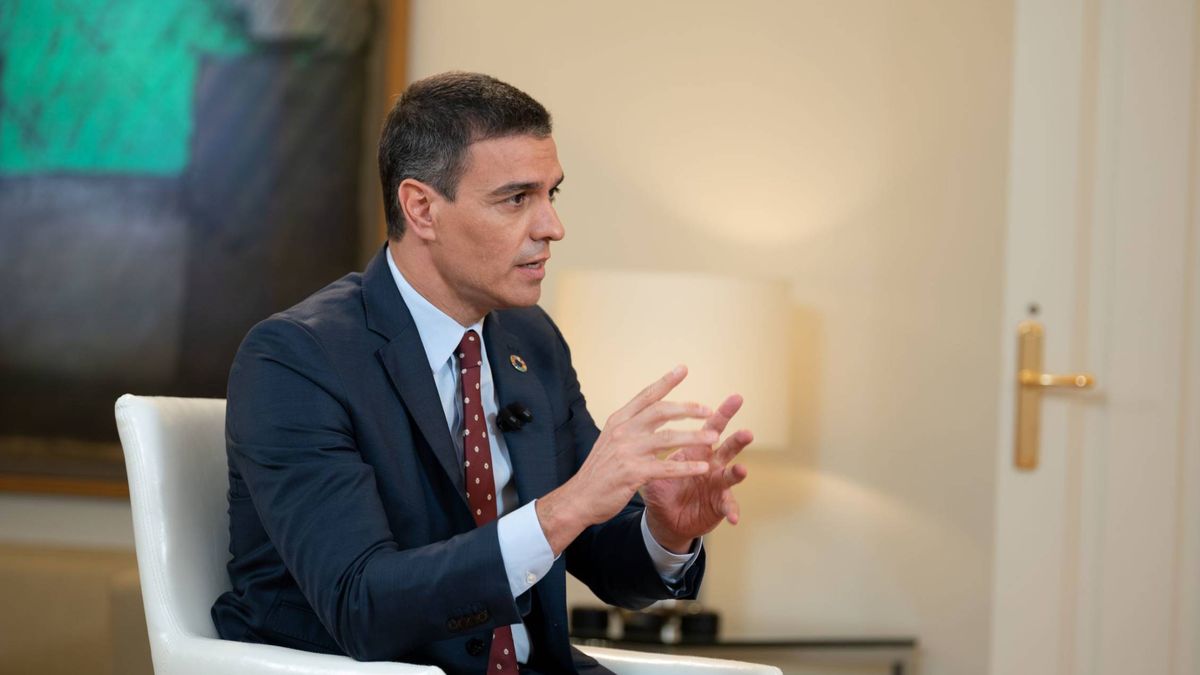 Sánchez anuncia subidas de impuestos y anima a consumir para reactivar la economía