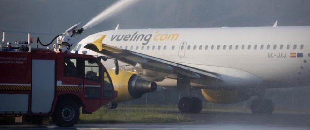 Foto: Pánico en un avión de Vueling: un motor se incendia en pleno vuelo