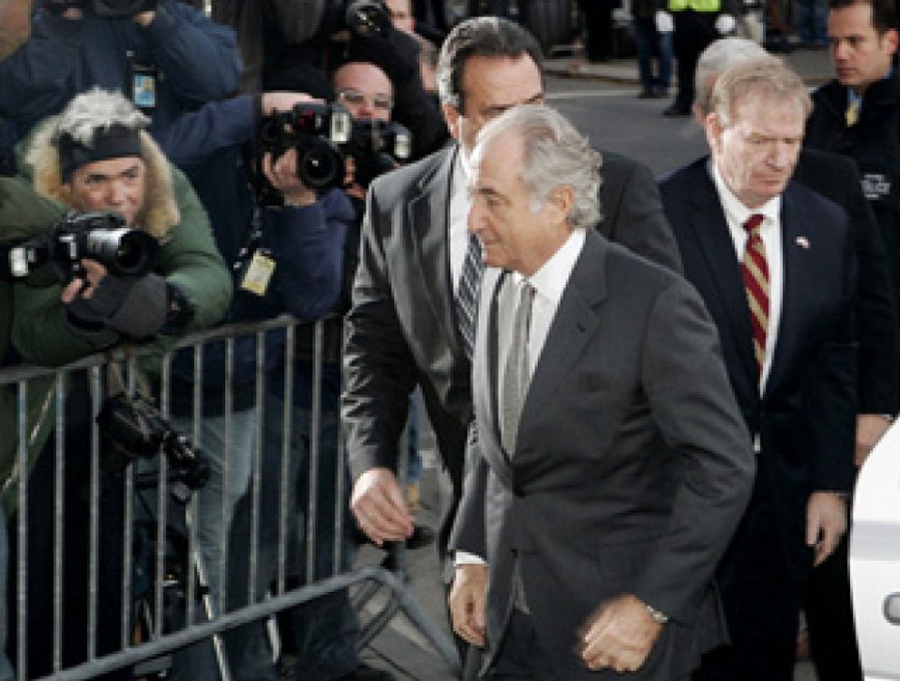 Foto: Madoff, camino de la cárcel