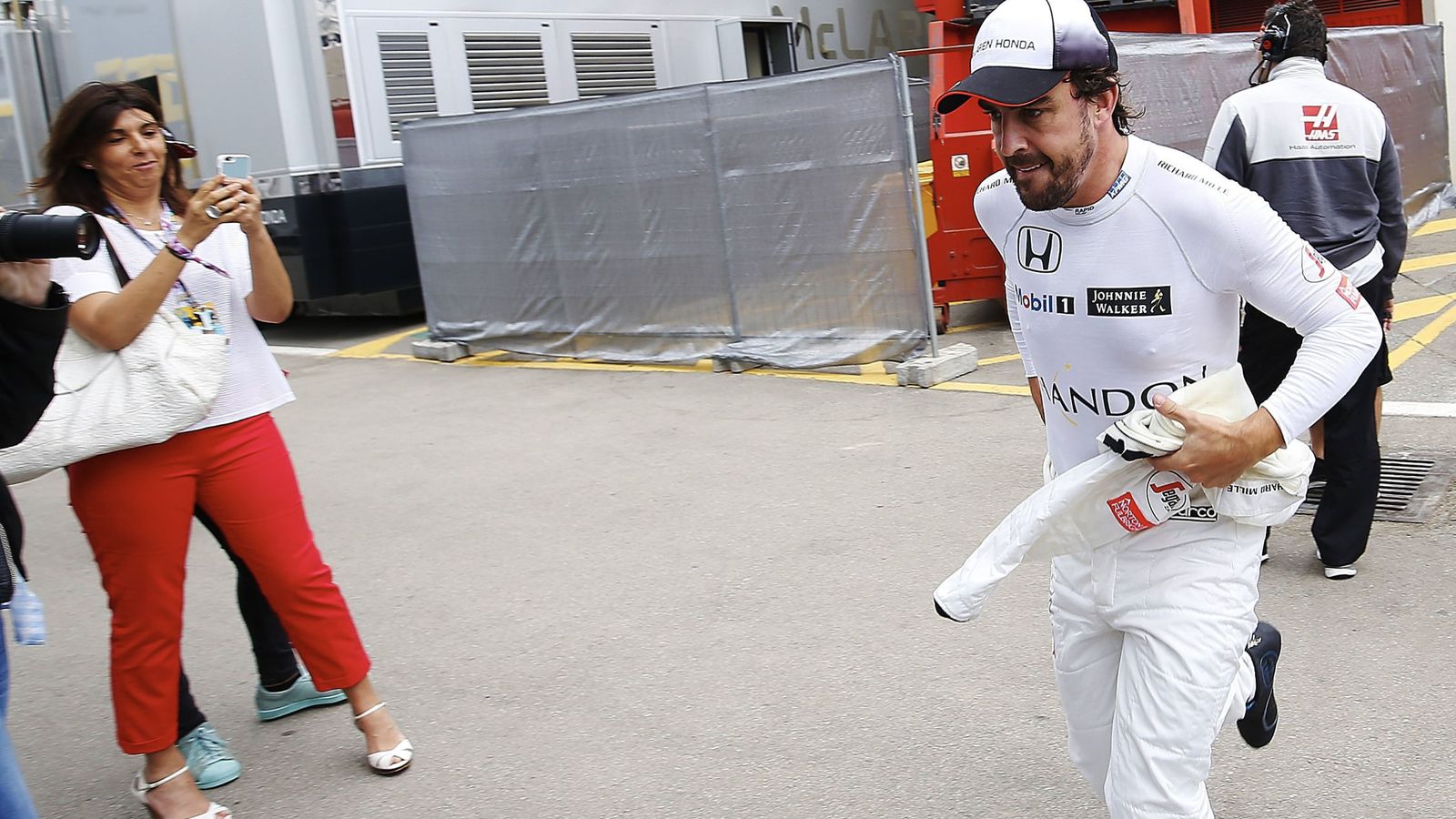 Foto: Fernando Alonso en el trazado de Montmeló.
