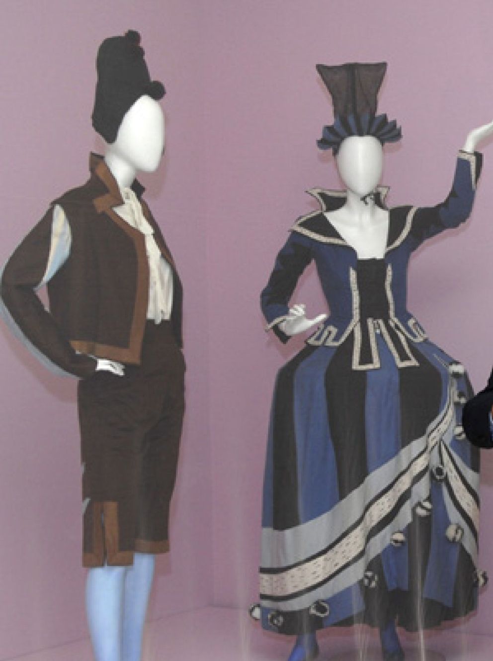 Foto: Los trajes de Picasso y Dalí para el teatro