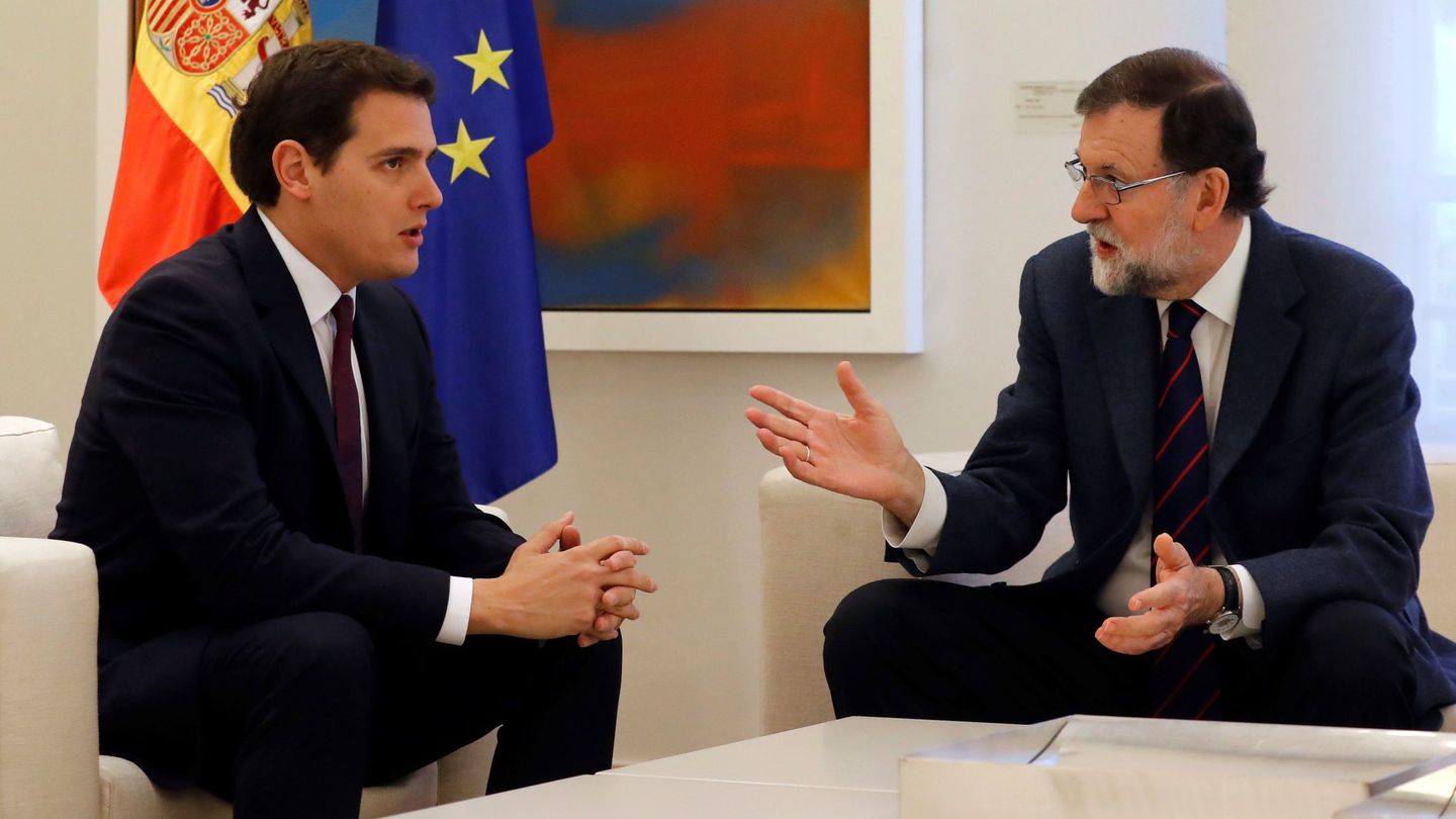 Mariano Rajoy y Albert Rivera durante su reunión en la Moncloa. (EFE)
