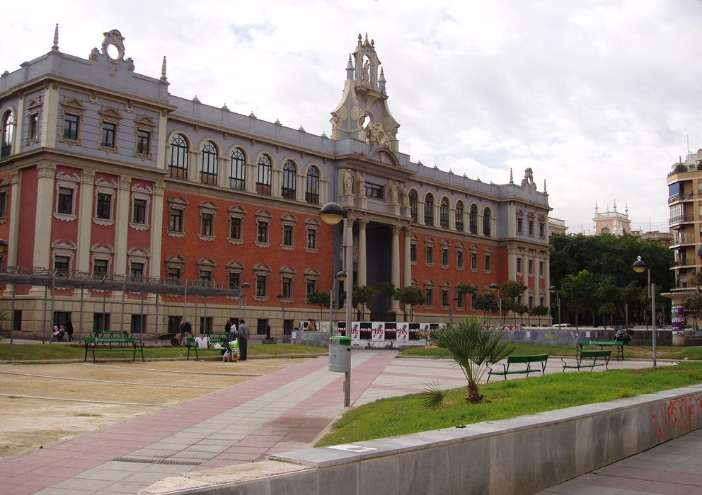 Foto: Facultad de Letras (Campus de la Merced). (http://es.wikipedia.org/)