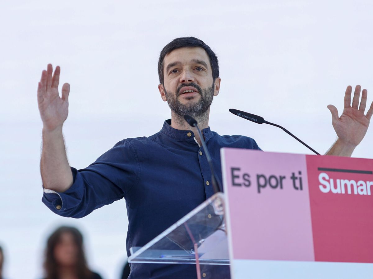 Foto: Pablo Bustinduy, en el cierre de campaña electoral de Sumar. (EFE/Rodrigo Jiménez)