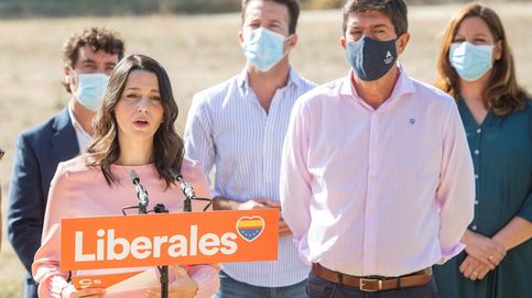 Arrimadas ofrece una coalición en Andalucía que llega tarde: el PP prefiere la absorción